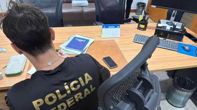 Caso Banco Master: vídeo mostra operação da PF na sede da previdência do Rio