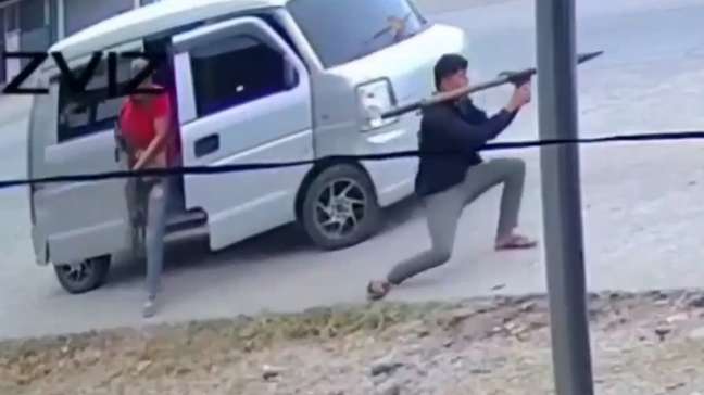 Criminosos usam lança-foguetes em atentado contra prefeito nas Filipinas