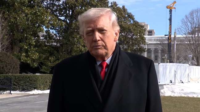 Trump condena porte de arma de enfermeiro morto por agente do ICE em Minneapolis: 'Não pode andar com armas'