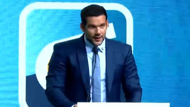 CBF anuncia programa que promete profissionalizar arbitragem brasileira em 2026