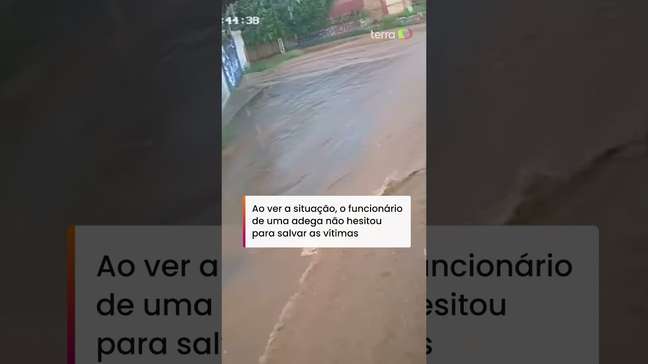Homem se joga em enxurrada para salvar mãe e filha em Valparaíso de Goiás #shorts