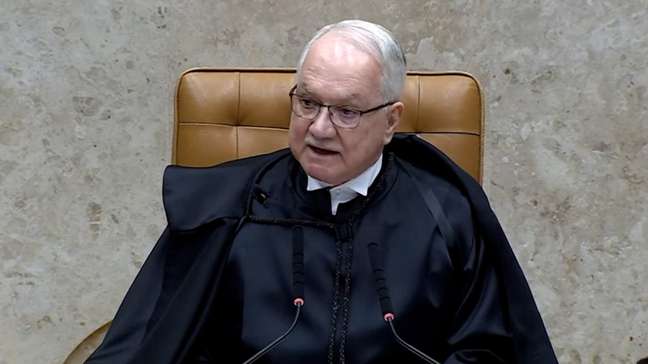 Fachin diz que 'momentos de adversidade exigem mais do que discursos' em abertura do ano judiciário no STF