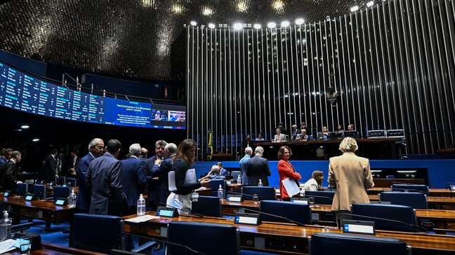 Congresso aprova aumento para servidores do Senado e da Câmara