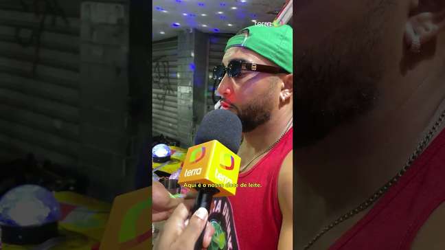 Ambulante faz drink em homenagem à Virginia Fonseca na Grande Rio #shorts