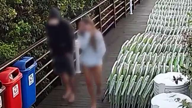 Garota que aparece em vídeo com suspeito não presenciou ataque a cão Orelha, diz polícia