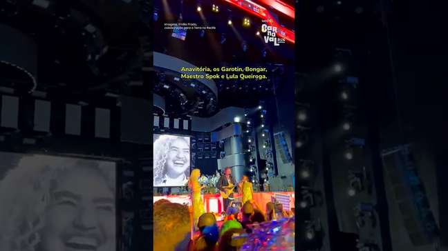 Lenine é homenageado no carnaval do Recife e sobe ao palco com convidados #shorts