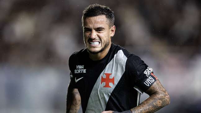 Com carta de despedida, Coutinho anuncia rescisão com o Vasco: ‘Cansado mentalmente’