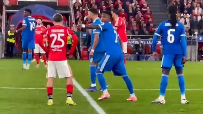 Vini Jr alvo de racismo: Benfica posta vídeo e diz que atletas do Real Madrid não podem ter ouvido ofensas