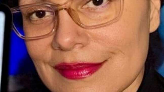 A mulher que se apaixonou por um modelo de ChatGPT mas teve que dizer adeus: 'Cada um vai seguir seu caminho'