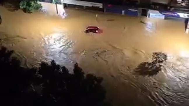 Chuva deixa ao menos 30 mortos e mais de 3 mil desabrigados na Zona da Mata