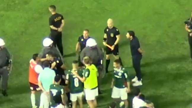 Palmeiras questiona súmula e motivo da expulsão de Abel Ferreira: ‘Não condiz com a realidade’