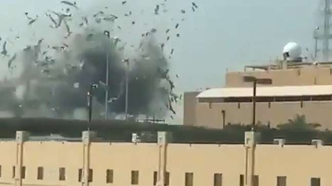 Guerra no Oriente Médio: vídeo mostra míssil iraniano atingindo base dos EUA no Bahrein