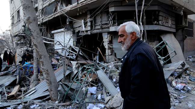 Número de mortos em ataques de Israel e EUA chega a 555, diz mídia iraniana