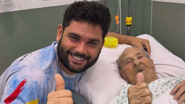 Tiktoker Vovô Anésio sofre acidente doméstico e terá que passar por cirurgia: 'Pedimos oração'