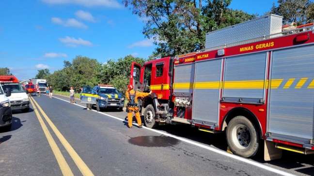 Ônibus tomba no norte de Minas Gerais e deixa dois mortos