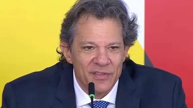 ‘É com o diesel que estamos mais preocupados’, diz Haddad sobre escalada de preço do petróleo