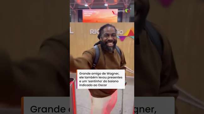 Lázaro Ramos surpreende agente de imigração ao chegar nos EUA para o Oscar: 'Eu sabia' #shorts