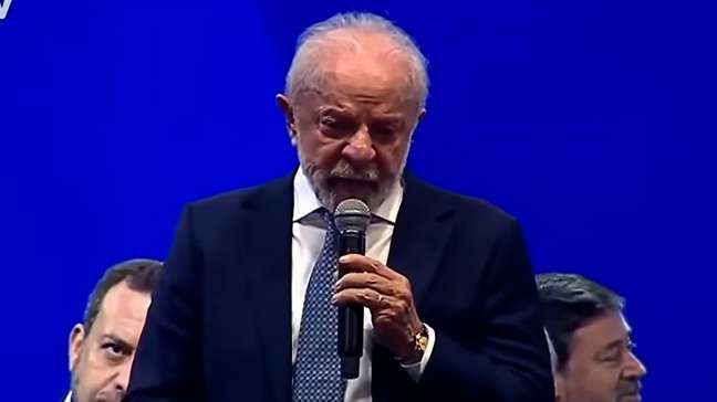 Lula critica aumento dos combustíveis: ‘Bandido que quer ganhar dinheiro até com o enterro da mãe’