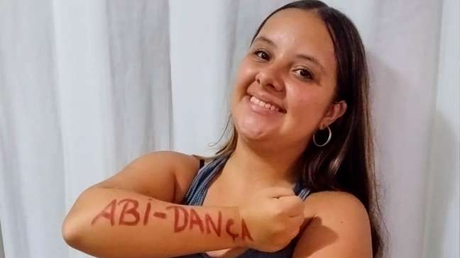 De sonho de dançar com Ivete à Ufba: jovem com síndrome de Down é aprovada em curso de Dança