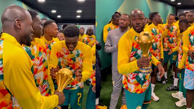 Senegal exibe troféu da Copa Africana após perda do título 
