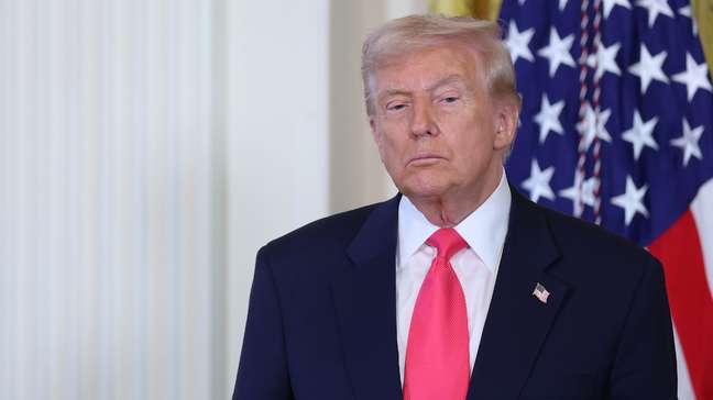 Trump cita ‘negociações sérias’ com o Irã e ameaça ofensiva caso não haja acordo de cessar-fogo