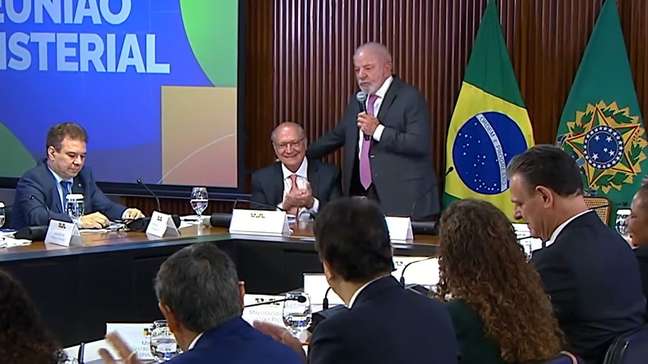 Lula confirma Alckmin como candidato a vice-presidente na chapa que disputará reeleição