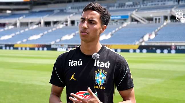 Vitor Reis celebra primeira convocação à Seleção Brasileira: ‘Realização de um sonho’