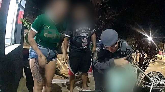 Câmera corporal registra momento em que PMs conseguem salvar recém-nascido engasgado em SP