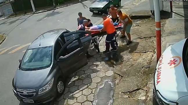 Mulher é reanimada após 20 minutos em parada cardíaca no litoral de SP