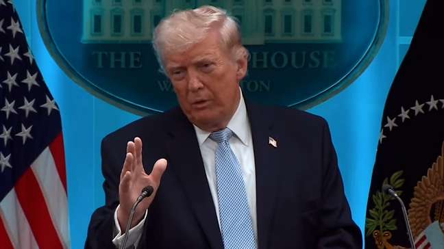 Trump diz que Irã pode ser derrotado na terça-feira: 'País inteiro neutralizado'