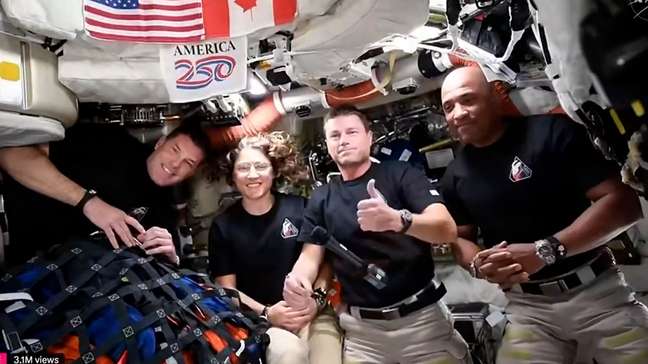 Trump parabeniza astronautas da Artemis II após chegada à órbita da Lua: 'Vocês fizeram história'