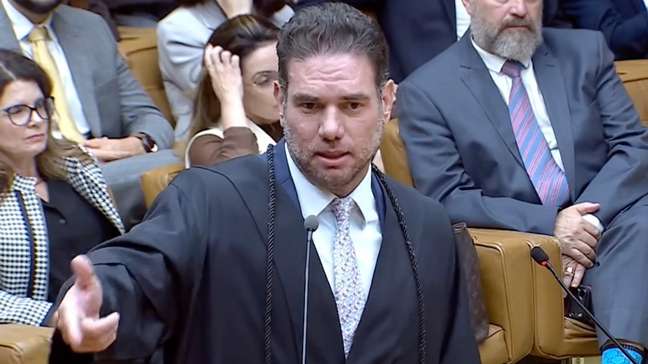 Advogado do PSD diz no STF que 'Rio de Janeiro virou Gotham City' ao defender eleição direta para governador