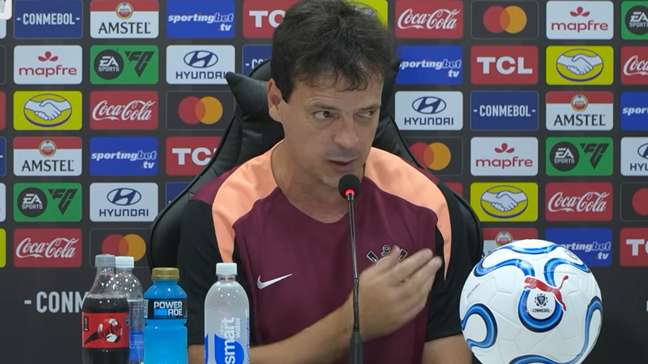 Diniz comemora vitória na estreia pelo Corinthians: ‘Não peguei um deserto’