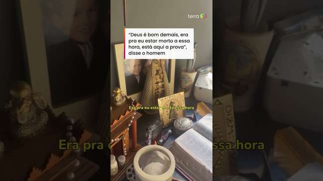 Pai de MC Gui mostra bíblia e 'cantinho da fé' intactos após incêndio destruir casa #shorts