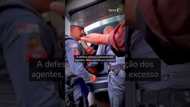 Mulher denuncia truculência policial após ser colocada em camburão na Av. Paulista; entenda #shorts