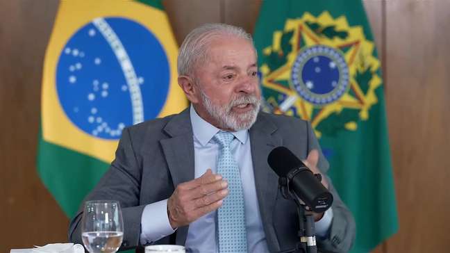 Lula é criticado por comentário sobre alunos do Ceará: 'Não é só a cabeça grande'