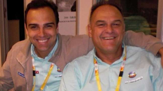 Com imagens raras da infância, Tadeu Schmidt posta homenagem a Oscar: 'Meu maior ídolo'