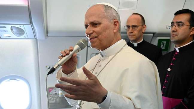 Papa Leão XIV esclarece que não tem interesse em discutir com Trump