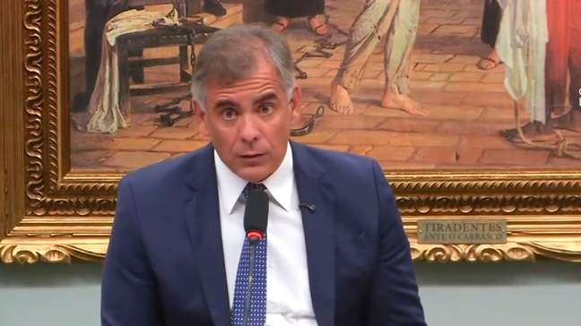 CCJ aprova PEC que acaba com escala 6x1; veja próximos passos