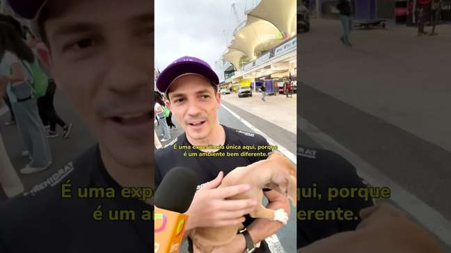 Pilotos adotam e dão nome a cãezinhos durante Stock Car em Interlagos #shorts
