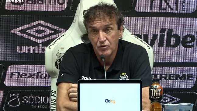 Cuca admite jogo ruim de Neymar contra o Coritiba e diz que atacante será poupado contra o Bahia: 'Carga emocional'