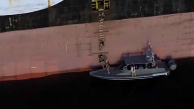 Irã divulga imagens de supostas apreensões de navios no Estreito de Ormuz