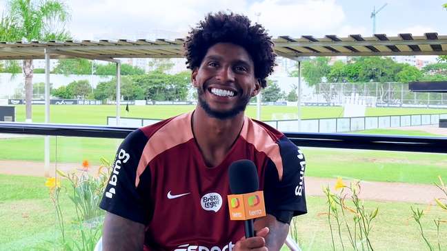 Hugo Souza fala sobre chegada de Diniz ao Corinthians e sonho de Copa do Mundo: 'Entregar tudo'