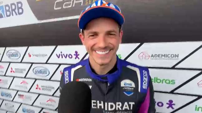 ‘Hoje é festa só’, diz Guilherme Salas após conquistar sua sétima vitória na Stock Car na etapa de Interlagos