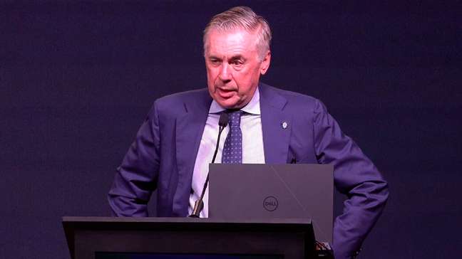 Ancelotti defende criação de 'mentes fortes' e 'construção do caráter' de jovens na base do futebol brasileiro