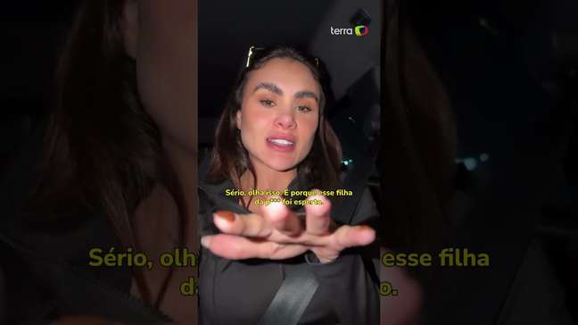 Ex-bailarina do Faustão sofre tentativa de assalto após tiro atingir carro blindado #shorts
