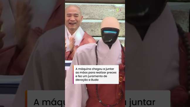 Robô humanoide se torna monge budista na Coreia do Sul #shorts