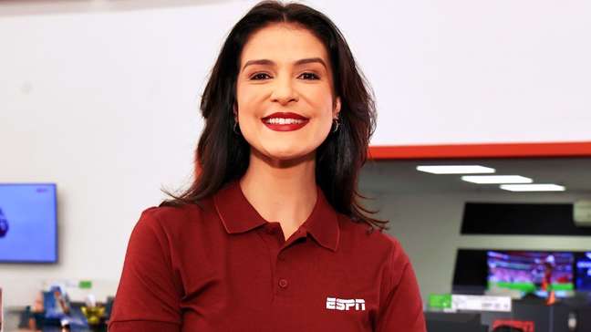 Apresentadora da ESPN abre o jogo sobre machismo no jornalismo esportivo: 'Exigência é maior'