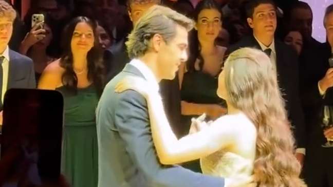 Filha de Kaká faz festa de 15 anos com show de Luan Santana