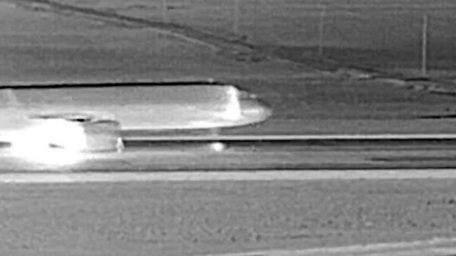 Vídeo mostra o momento em que avião atropela pedestre em decolagem nos EUA
